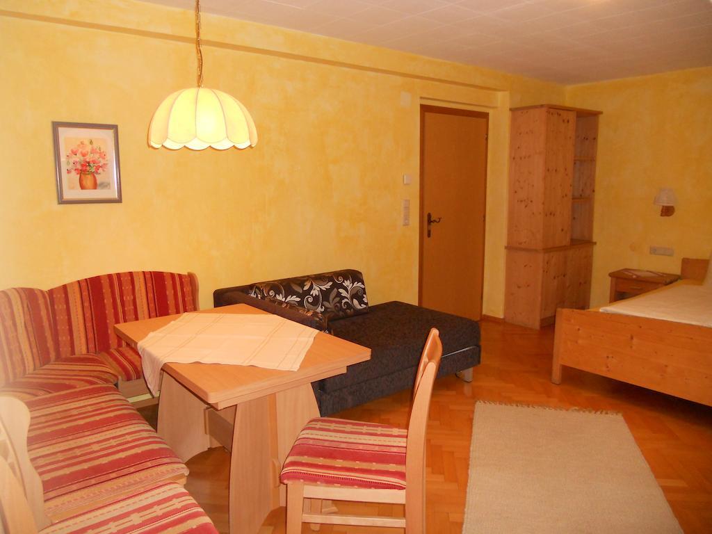 Ferienwohnung Bacher 메이른호픈 객실 사진